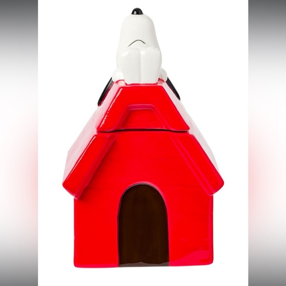Red Snoopy Doghouse Ceramic Cookie Jar - Picture 6 of 6